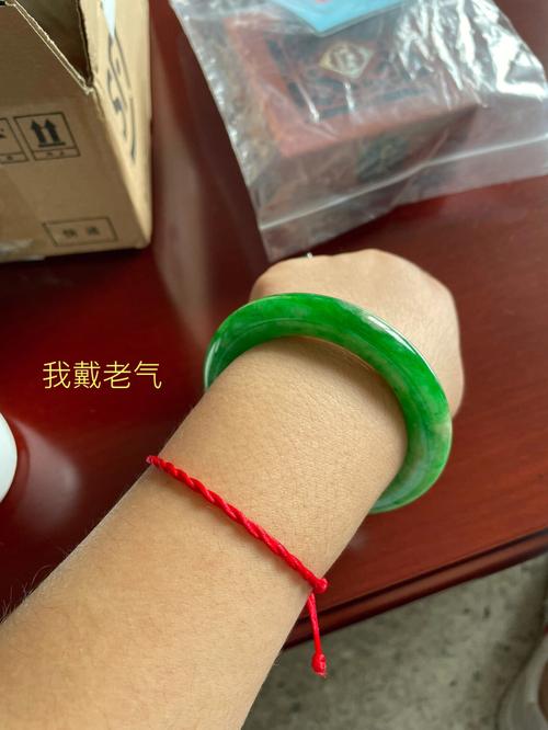新澳2025天天正版资料和翡翠手镯弄丢只赔60与翡翠手镯弄丢只赔60元吗