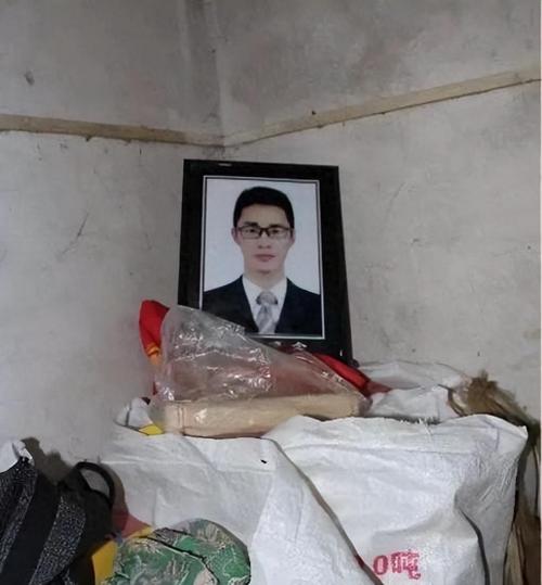 2025新奥资料正版大全和歌手突发脑溢血去世与著名歌唱家脑溢血